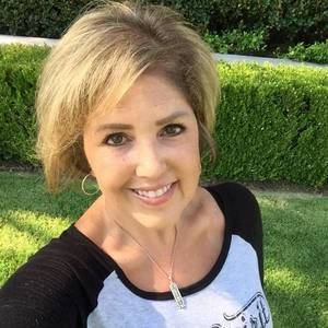 Meet your Posher, Yvette